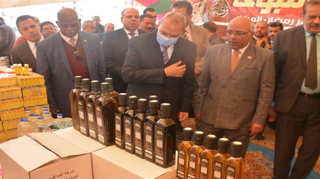 محافظ القليوبية ورئيس الغرفة التجارية يفتتحان معرض "أهلا رمضان" ببنها