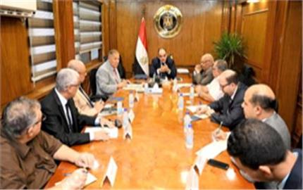 وزير الصناعة: حصر المصانع المتعثرة بكافة المحافظات لاستعادة نشاطها