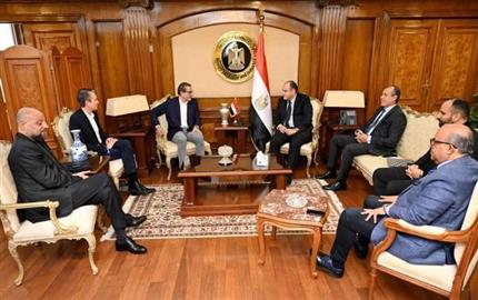 وزير  الصناعة يبحث مع رئيس شركة ديور الفرنسية خطط الشركة للتواجد بالسوق المصري